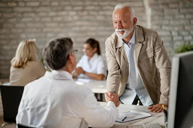 Soutenir leurs salariés aidants : mission des entreprises françaises
