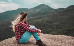 Je me sens seule : comment ne plus avoir peur de la solitude grâce à ces 5 clés efficaces￼