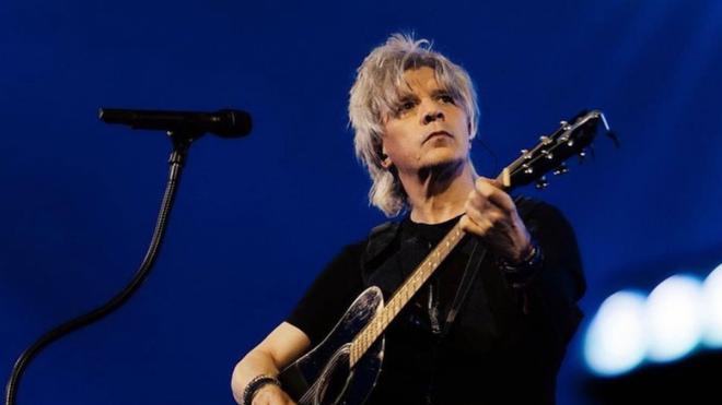 Indochine et Louise Attaque refusent de jouer dans un festival basé dans une ville RN