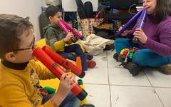 Concentration, motricité, diction… au Perreux, la musicothérapie aide les enfants porteurs de handicap
