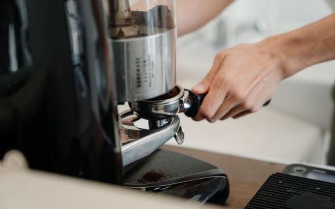 Détartrer une cafetière : 2 solutions efficaces et naturelles + un bonus spécial Senseo et Nespresso !