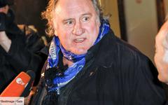 Gérard Depardieu “complètement timbré” : Jean-Marie Poiré se souvient de moments ubuesques