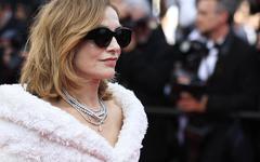 Isabelle Huppert reçoit le Prix Lumière