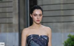 GALA BACKSTAGE – Dans les coulisses du défilé Tony Ward Automne-Hiver 2024–2025