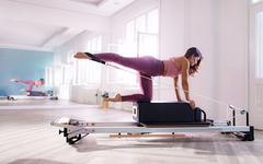 Connaissez-vous le " Lagree ", ce sport proche du Pilates qui travaille les muscles en profondeur ?