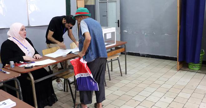 Présidentielle en Algérie : participation sous les 50%, victoire prévue de Tebboune