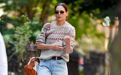 Katie Holmes ressort son pull préféré pour l'automne