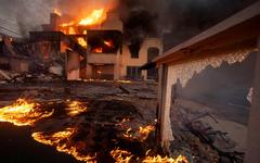 «Tout est brûlé» : la presse américaine sous le choc des incendies à Los Angeles