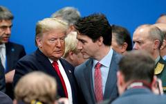 Les États-Unis suspendent l’imposition de droits de douane contre le Canada pour 30 jours