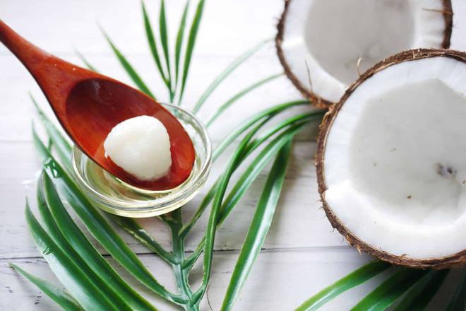 L’huile de coco autrement : 17 astuces pratiques pour la maison et la santé
