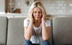 Fatigue persistante et peau sèche ? Ces symptômes surprenants d’une carence en vitamine C