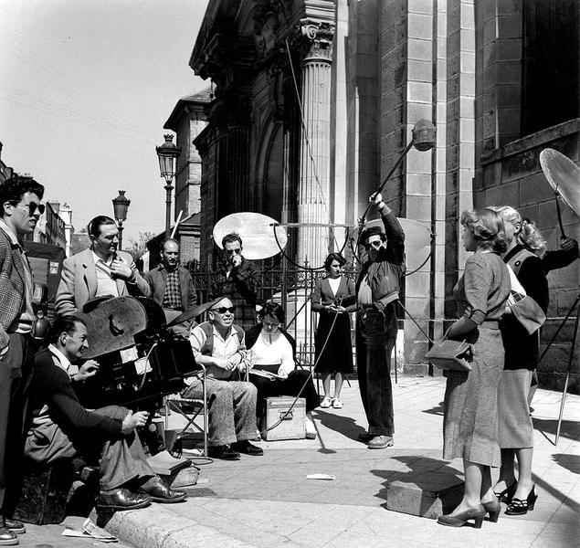 Du générique au film