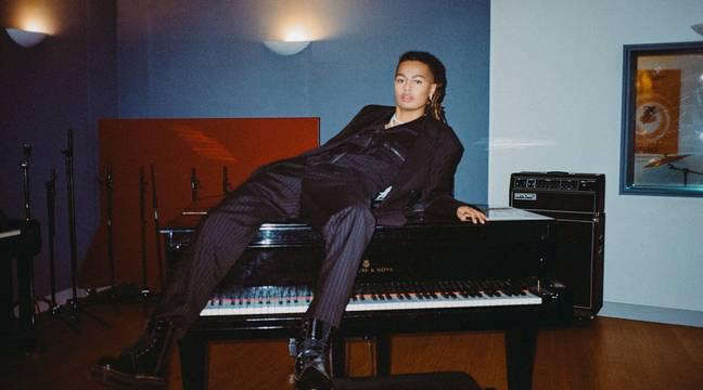 « Everything Tasteful »: La rappeuse Lala &ce ouvre une dimension parallèle avec son premier album