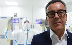 Covid-19 : qui est Valneva, la biotech française qui développe un vaccin ?