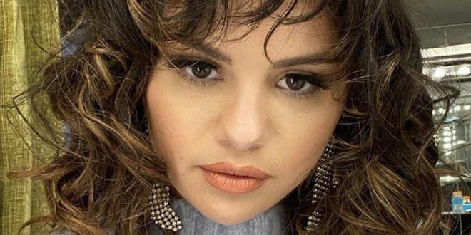 Selena Gomez enflamme la Toile avec sa performance sur Baila Conmigo !