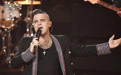 Le chanteur Robbie Williams va avoir droit à son biopic