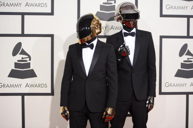 Daft Punk : d'où vient le nom du duo aux casques de la "French Touch" ?