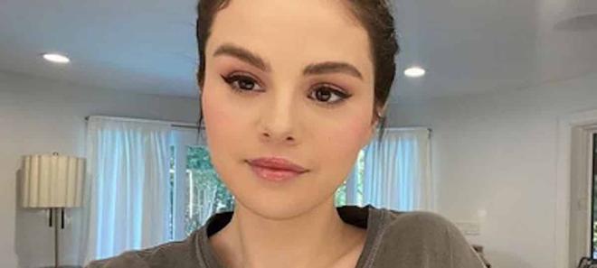 Selena Gomez fête la sortie de son album Revelación avec ses amies !
