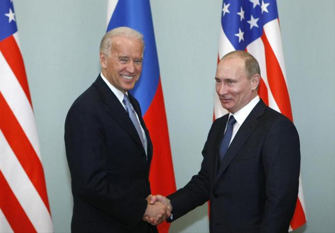 Selon Joe Biden, Vladimir Poutine est un « tueur »