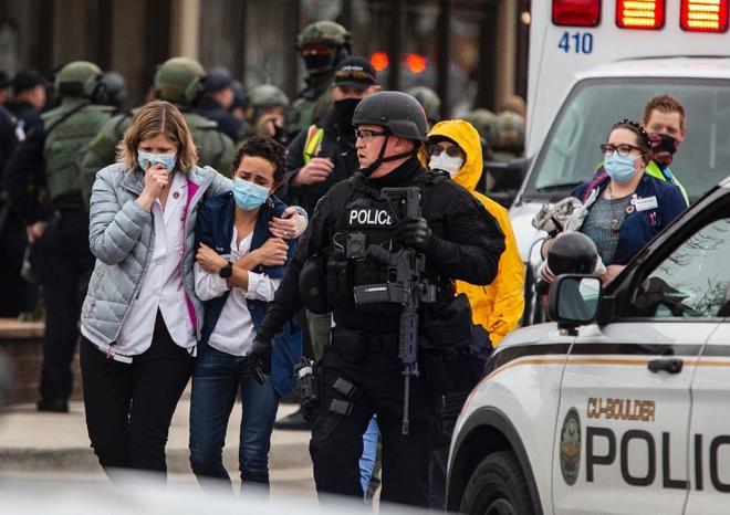 États-Unis : après une nouvelle tuerie, Joe Biden réclame l’interdiction des fusils d’assaut