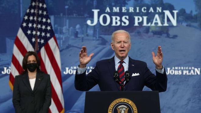 États-Unis : Joe Biden dévoile un plan limité contre l'"épidémie" de la violence des armes à feu