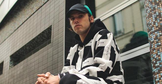 Orelsan dévoile Techs, la nouvelle collection Avnier qui risque de vous plaire