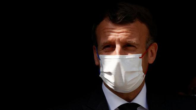 Tensions avec la Russie: Macron et l'Ukrainien Zelensky en visioconférence avec Merkel