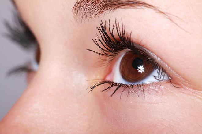 Le meilleur sérum pour les cils au Canada en 2021 – Comparatif, guide et avis
