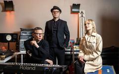 Confiant avant son départ pour l’Eurovision, Hooverphonic se livre au jeu des pronostics