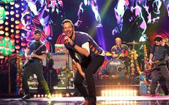 Coldplay dévoile le clip futuriste de Higher Power