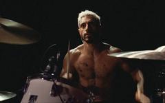 « Sound of Metal » : Les épreuves de Riz Ahmed en batteur de hard-rock atteint de surdité